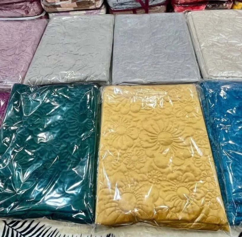 روبالشی مخمل اسپانیایی
